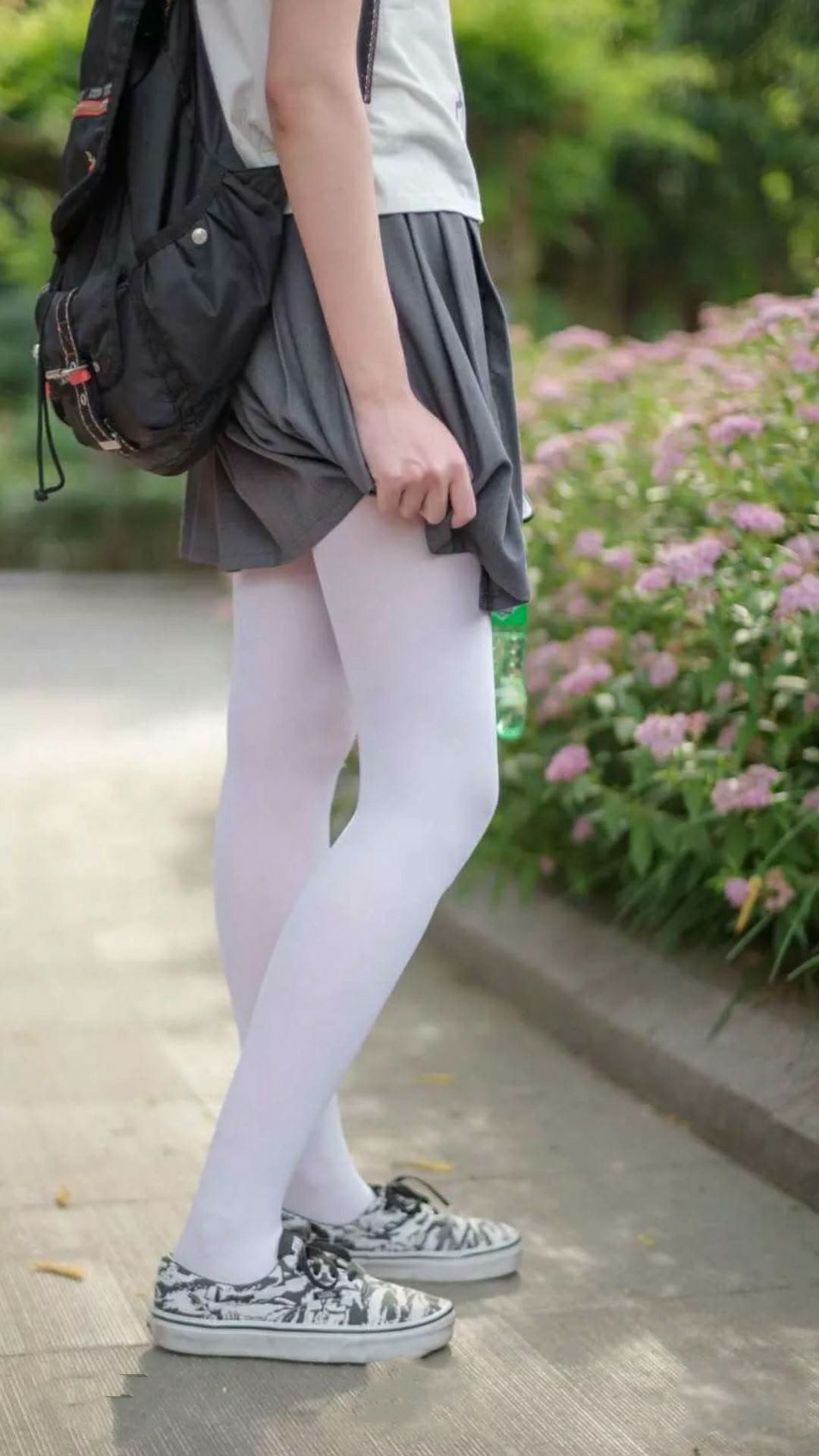 乐鱼体育官网登录-新加坡队表现分析：如何突破团体赛中的压力与困难，新加坡国际比赛