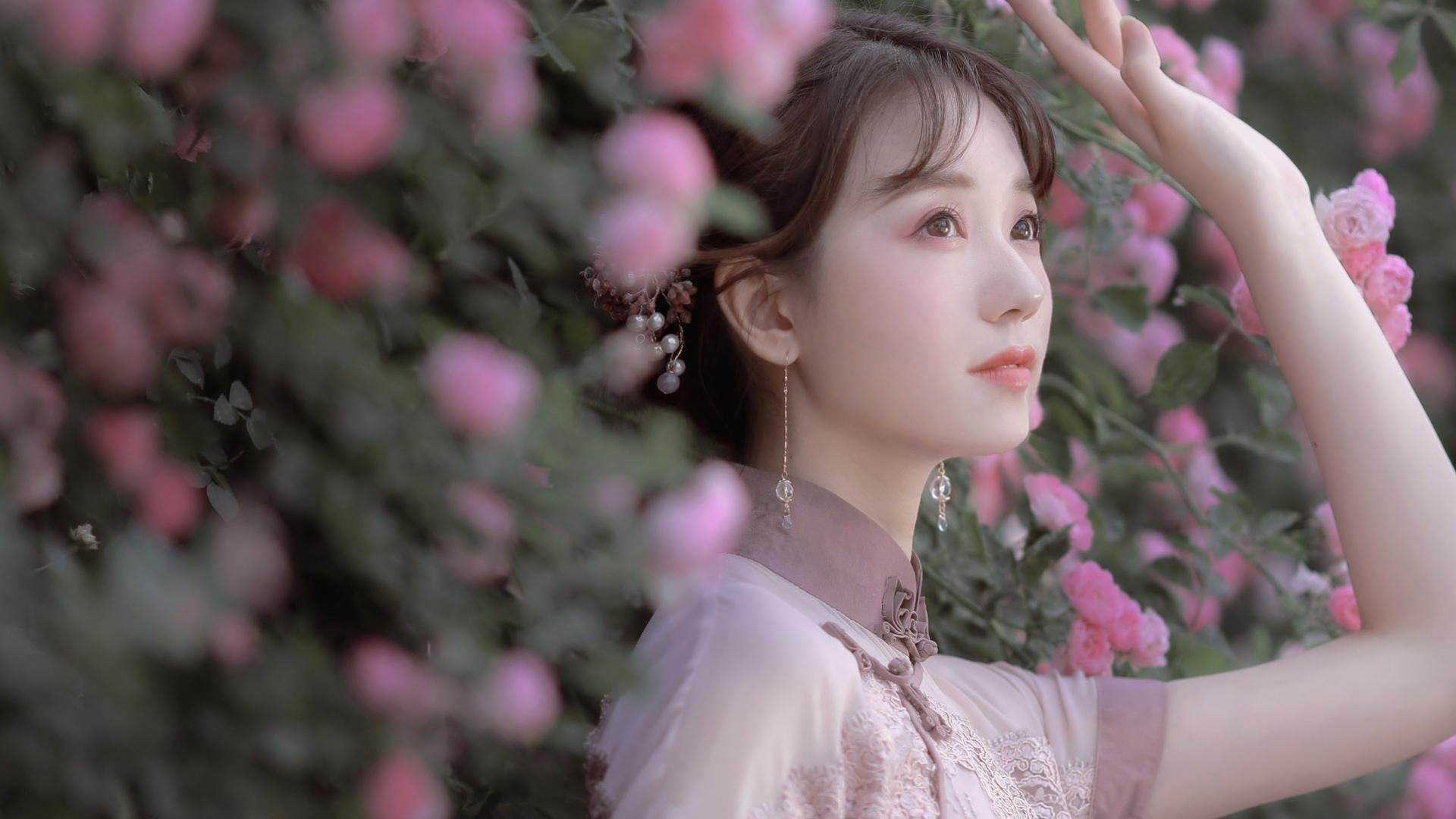 中国女排新晋副攻发挥出色赢得掌声，中国女排新队员